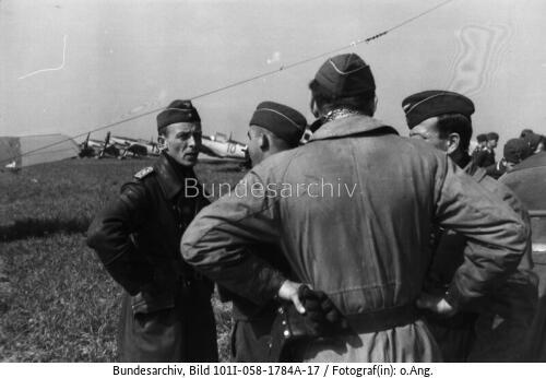 Feldflugplatz, Flieger, Flugzeuge Me 109
