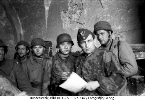 Monte <span class="match">Cassino</span>, Fallschirmjäger, Befehlsausgabe